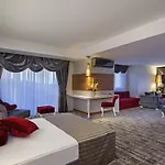 Justiniano Deluxe 欧库卡拉