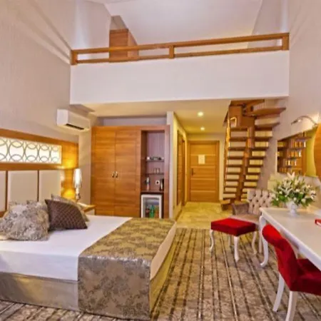 Hotel Justiniano Deluxe Okurcalar