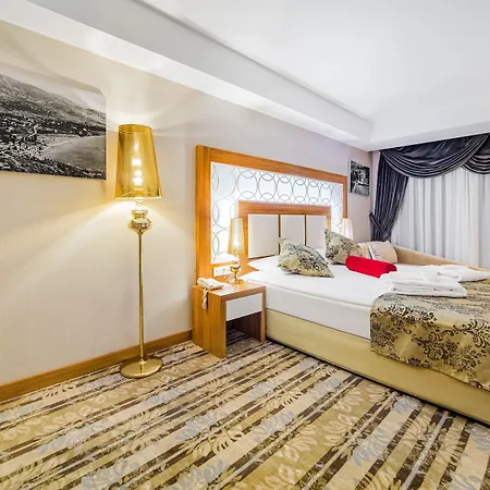 Hotel Justiniano Deluxe Okurcalar