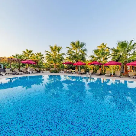 Hotel Justiniano Deluxe Okurcalar