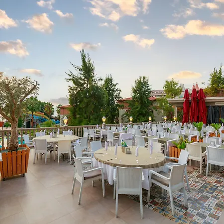 Justiniano Deluxe 5* Okurcalar
