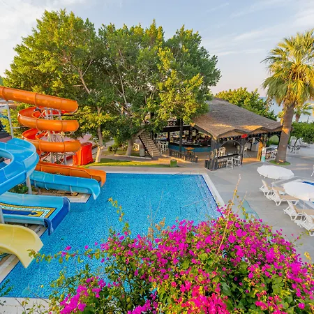 Justiniano Deluxe ホテル オクルカラール