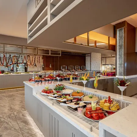 Justiniano Deluxe Hotell Okurcalar