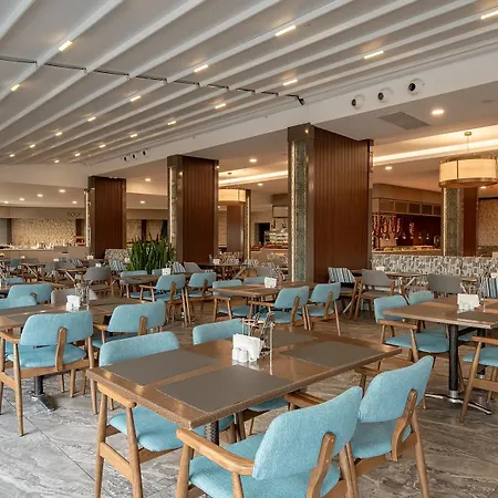 Justiniano Deluxe 5* Okurcalar