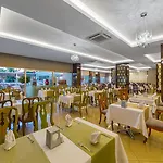 Justiniano Deluxe Okurcalar